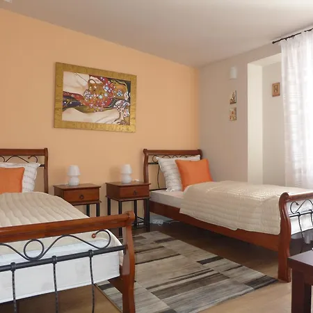 Oda ve Kahvaltı Brama Sudecka 3*